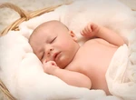 Atenție la deshidratarea sugarilor în zilele caniculare! Semnele care trebuie să ne pună pe gânduri, potrivit specialiștilor