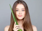 Scapă de mătreață și păr gras cu o mască naturală pe bază de aloe vera. Uite cum trebuie preparată