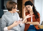O vizită de trei zile s-a transformat într-un test greu pentru un cuplu. O tânără povestește în mediul online prima întâlnire cu mama iubitului