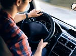 Obiceiul banal care te poate lăsa fără permis. Mulți șoferi nici nu știu că e sancționat