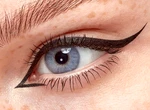 De la kohl la eyeliner modern: povestea fascinantă a produsului care ne definește privirea