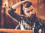 Ceară de păr sau pomadă? Cum alegi produsul potrivit pentru stilul tău