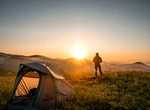 Cum te pregătești pentru o experiență de camping fără griji? Tot ce trebuie să știi pentru a te bucura de natură în siguranță