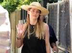 Amber Heard trăiește departe de Hollywood, în timp ce Johnny Depp revine pe marile ecrane