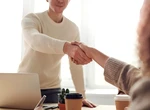 Cum ne îmbrăcăm la un interviu? 5 idei de ținute care te vor ajuta să faci o impresie bună