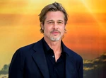 Brad Pitt, de nerecunoscut. Actorul renumit pentru părul său blond, surprins cu început de chelie