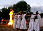 Cine își serbează onomastica de Sânziene. Nume la care trebuie să spui „la mulți ani”