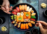 România, campioană la comenzi de sushi în Sud-Estul Europei. De ce adoră românii bucătăria japoneză