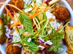 24 de salate celebre din întreaga lume care merită încercate