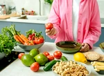 Canicula și dieta. Alimentele care te răcoresc și cele care îți pun sănătatea în pericol