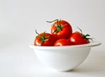 Faci mai multe greșeli decât crezi atunci când speli roșiile. Iată cea mai eficientă metodă de purificare a pesticidelor de pe roșiile tale