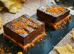 Rețeta delicioasă de prăjitură cu unt de arahide și ciocolată. Gust intens și energie garantată