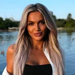 Ella Vișan, la un pas de moarte după o operație estetică făcută pentru iubitul ei: „Am dureri chiar și aici pe Insulă”