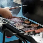 Cum îți păstrezi grătarul curat și sigur pentru gătit