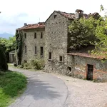 Un sat întreg de vânzare în Italia. Cât costă să devii moșier în Toscana? GALERIE FOTO