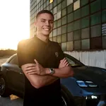 Cum arată reședința lui David Popovici de lângă București. Vila are piscină semiolimpică și o curte spațioasă