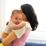 Cum să îți faci bebelușul să ragăie fără stres: ghid practic