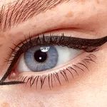 De la kohl la eyeliner modern: povestea fascinantă a produsului care ne definește privirea