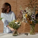 Trucuri pentru a prelungi viața florilor din vază. Ce trebuie să faci ca florile tăiate să nu se ofilească repede