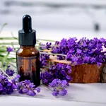 Uleiul esențial de lavandă, aliatul natural al organismului. De ce merită să-l folosești și tu