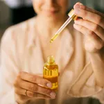 Uleiuri naturale pentru fiecare tip de ten. Ce să alegi și cum să le folosești