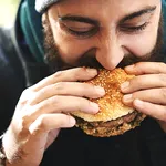 Câte calorii ar trebui să mănânci zilnic? Ghid simplu pentru a-ți cunoaște nevoile reale