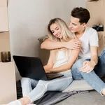 10 semne că sunteți pregătiți să vă mutați împreună