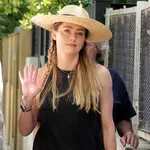 Amber Heard trăiește departe de Hollywood, în timp ce Johnny Depp revine pe marile ecrane