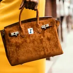 Ce se ascunde în geanta ei? Lucruri care nu trebuie să lipsească niciodată din geanta unei femei