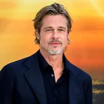 Brad Pitt, de nerecunoscut. Actorul renumit pentru părul său blond, surprins cu început de chelie