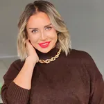 Trucurile Adinei Halas pentru un look fresh înainte de vacanță. Cum reușește vedeta să se mențină în formă și să arate bine