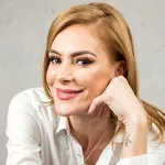 Ce vrea Roxana Ciuhulescu să își cumpere: “Am trecut de mult de etapa în care să îmi doresc un bolid de lux” VIDEO EXCLUSIV