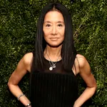 Aniversare de lux la Paris pentru Vera Wang. Creatoarea de modă a împlinit 76 de ani