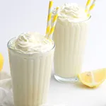Băutura cu 3 ingrediente care a cucerit vara. Se face în cinci minute