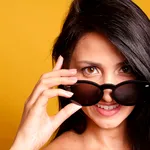 Ce ochelari se poartă în 2025: modele, forme și culori la modă