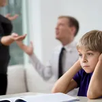 Cel mai clar semn că ai fost crescut de un părinte narcisist, potrivit unui psiholog