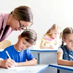 Pregătirea remedială devine obligatorie în școala primară. Se adaugă două ore în norma fiecărui învățător