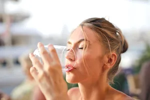 Băutura pe care trebuie să o consumi dimineața ca să ai energie întreaga zi. E timpul să renunți la cafea