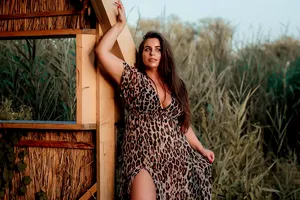 Lorelei Bratu, despre drumul către iubirea de sine. Ce sfaturi are pentru cei care se luptă cu nesiguranța: ”Să nu te compari cu nimeni și să ai încredere în tine” VIDEO EXCLUSIV