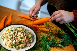 Salată de boeuf de post. Cu ce poți înlocui maioneza. Rețeta delicioasă te va cuceri