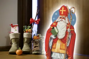 De unde vine Moș Nicolae, de fapt. Povestea neștiută a Sfântului Nicolae, cum a pornit tradiția de a lăsa cadouri în ghete