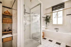 Trucul folosit în hoteluri pentru a elimina mirosul neplăcut din baie. Așa va fi mereu parfumată