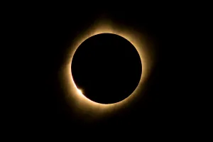 Eclipsă de Lună plină pe 25 martie. Unde se poate vedea fenomenul