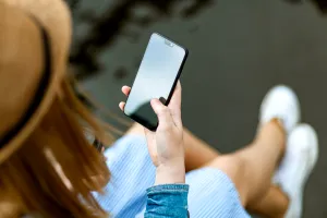 Ce este Gethomesafe, cum funcționează și cum te poți înscrie. Erika Isac anunță lansarea acestui serviciu gratuit pentru siguranța femeilor