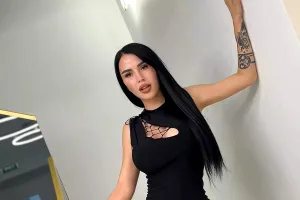 Daniela Crudu a născut chiar în ziua de Paște. Prima imagine cu băiețelul, vedeta a devenit mamă pentru a doua oară