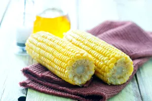 Secretul porumbului fiert perfect. Ce să faci pentru ca acest deliciu să aibă o textură ideală și un gust desăvârșit