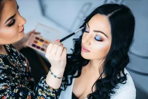 3 greșeli de machiaj care îți pot strica look-ul iremediabil