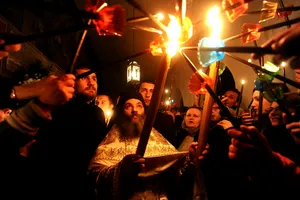 Lumina Sfântă adusă de la Ierusalim sosește în România sâmbătă. Un simbol al credinței pentru milioane de oameni