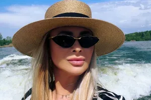 Scandal reluat: Anamaria Prodan îl acuză pe Reghecampf că și-a uitat fiul și nu a plătit pensia alimentară. Ce sumă trebuie să achite antrenorul?
