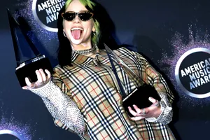 Billie Eilish face istorie la American Music Awards 2025. Toate premiile i-au revenit ei